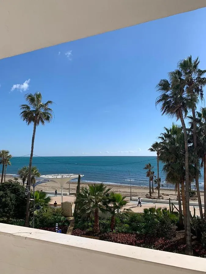 Beachfront Primera Linea De Playa En Casco Antiguo Estepona Apartment